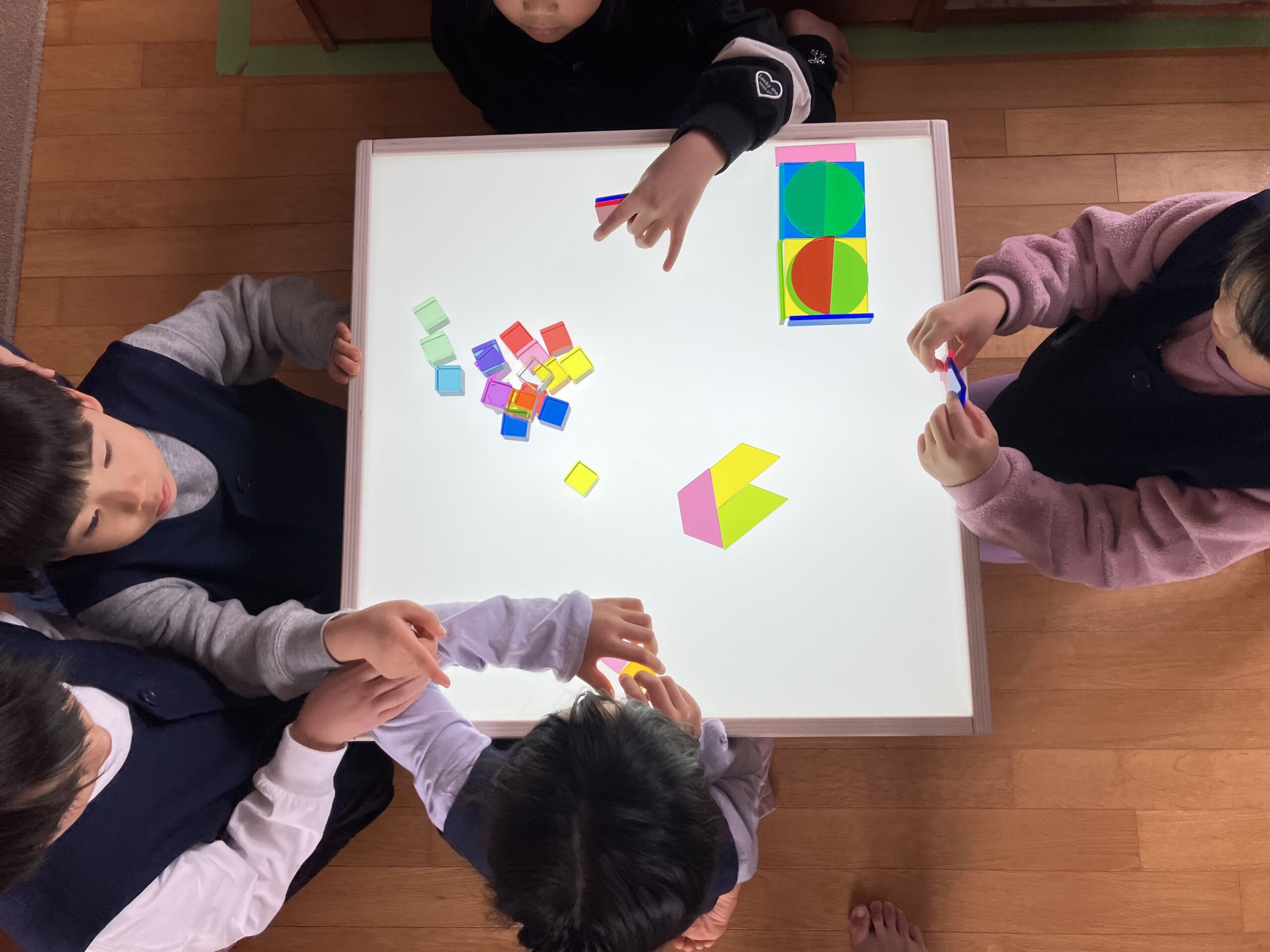 光のテーブル